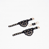 Черные кожаные наручники с клепками, кольцами и золотистой фурнитурой - Crazy Handmade - купить с доставкой в Ижевске