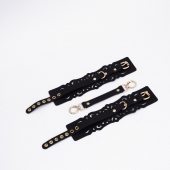 Черный кожаные оковы с узорами и золотистой фурнитурой - Crazy Handmade - купить с доставкой в Ижевске