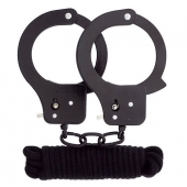 Чёрные наручники из листового металла в комплекте с веревкой BONDX METAL CUFFS LOVE ROPE SET - Dream Toys - купить с доставкой в Ижевске