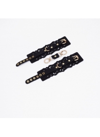 Черные кожаные наручники с узорами и золотистой фурнитурой - Crazy Handmade - купить с доставкой в Ижевске