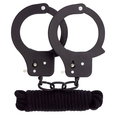 Чёрные наручники из листового металла в комплекте с веревкой BONDX METAL CUFFS LOVE ROPE SET - Dream Toys - купить с доставкой в Ижевске